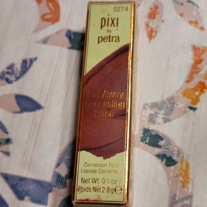 Pixi by Petra Pat away  concealing Base in Espresso